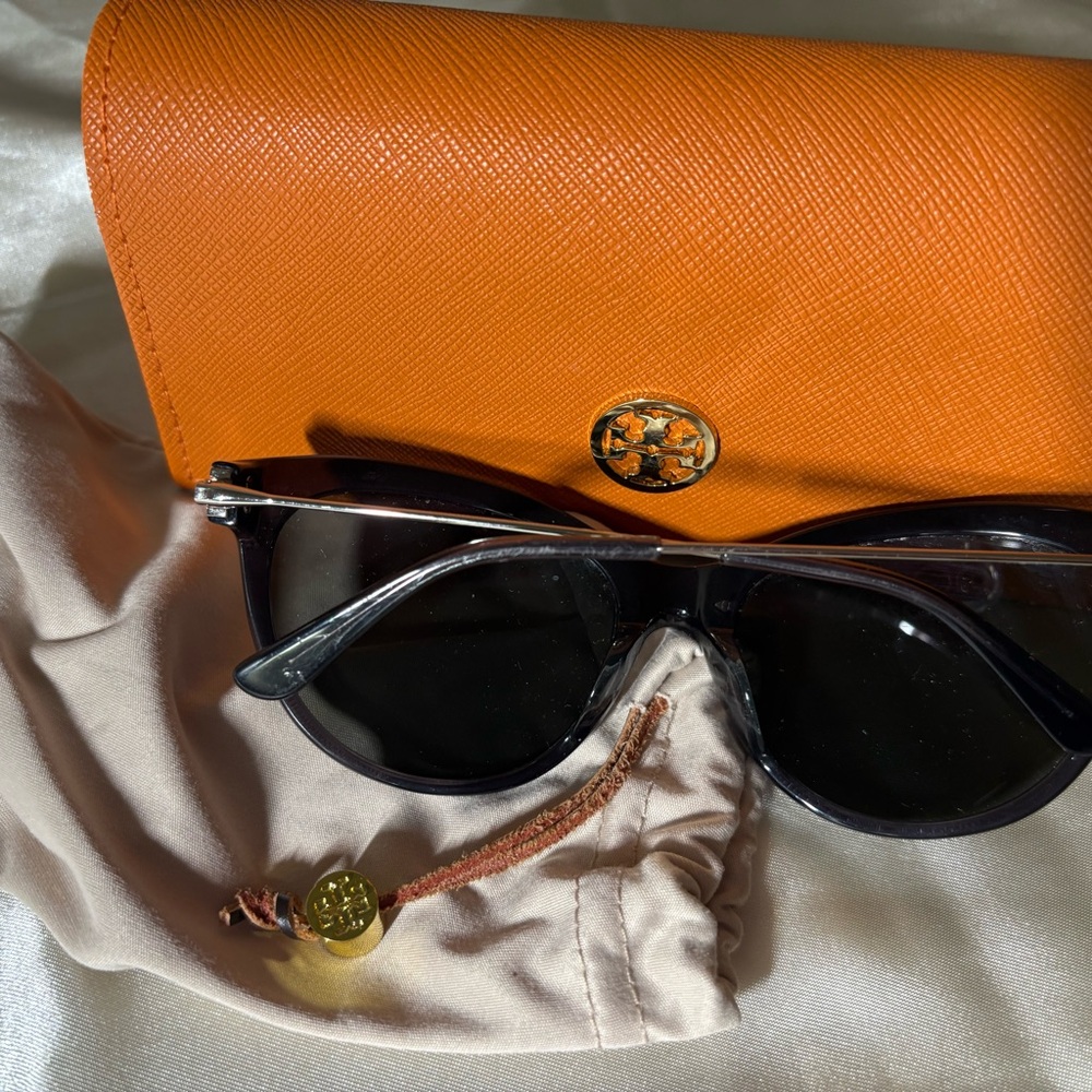 Tory Burch Black Sunglasses with Orange Case - Picture 2 of 2